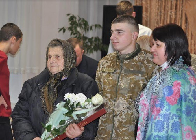 На Буковині солдати-строковики зустрілися з родинами