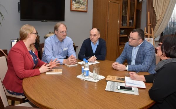 Чернівецький міський голова зустрівся з представниками німецького банку KfW